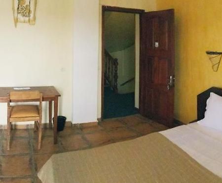 A L'Hotel Antananarivo Esterno foto