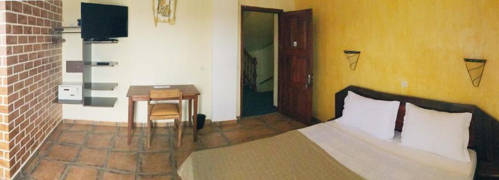 A L'Hotel Antananarivo Esterno foto